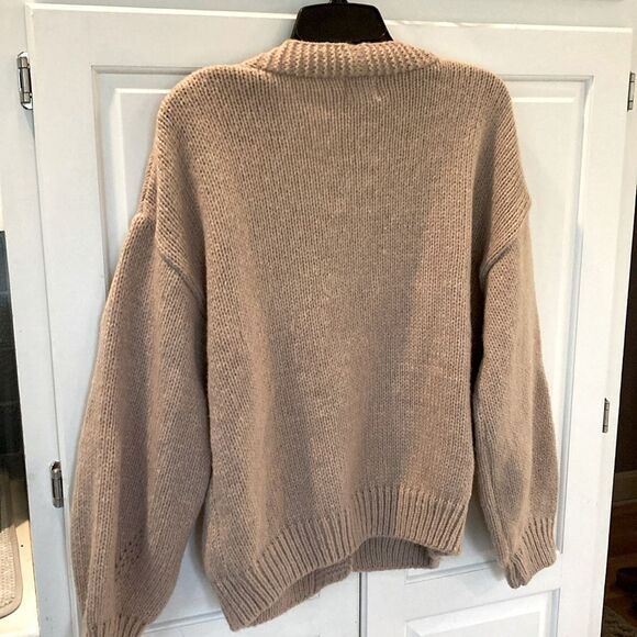 Luna Ivy Cottagecore beige cropped knit cardigan 3D crocheted Rose Sweater med - Picture 5 of 8